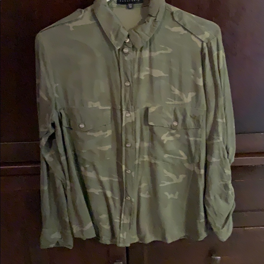 Snap button down Sanctuary camo shirt